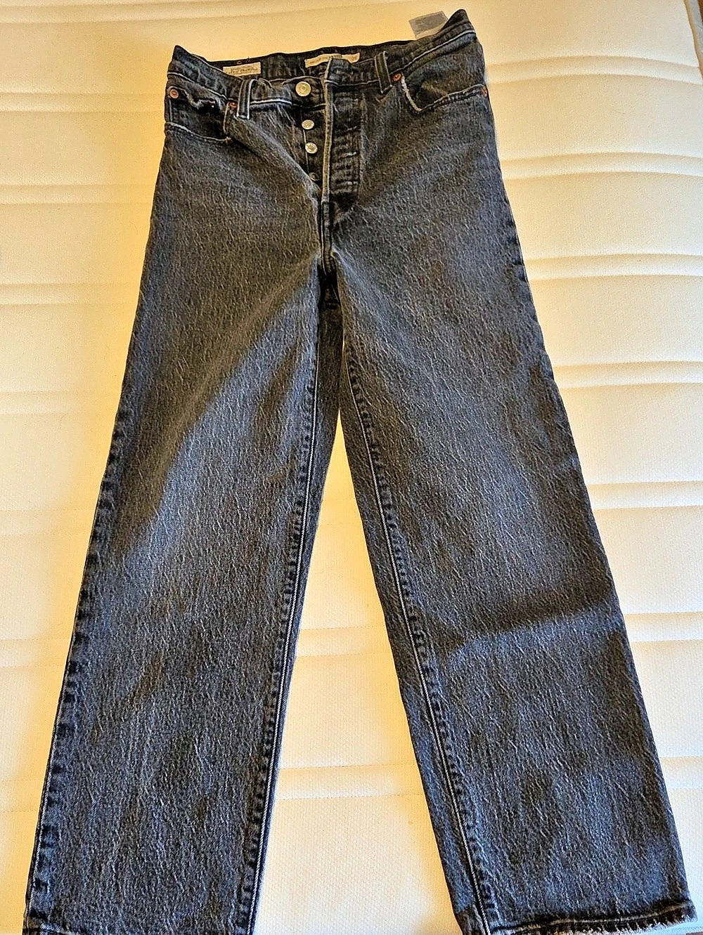 Levi's Ribcage Straight Ankle Jeans Black Waist 28